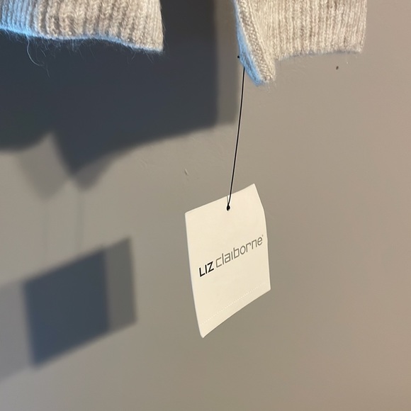 Liz Claiborne New Sweater! - Picture 4 of 6